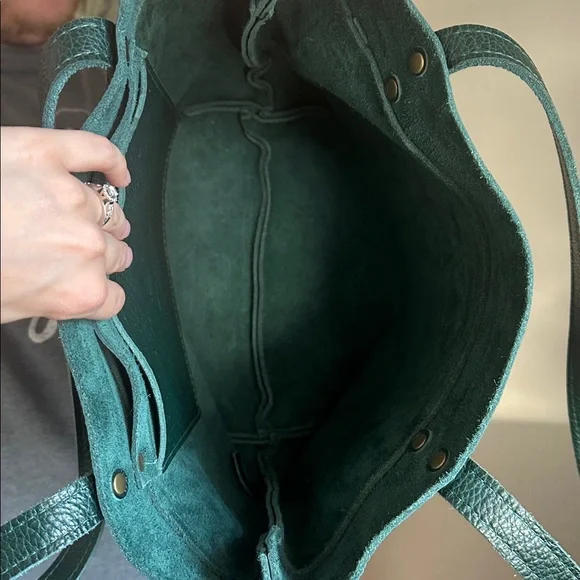 Portland Leather Goods Montana Tote in Forest Green - Picture 7 of 8